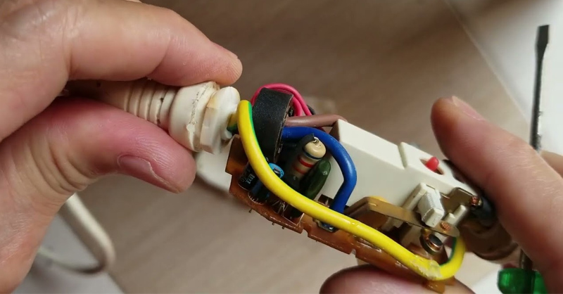 Nguyên nhân và cách khắc phục máy nước nóng bị nhảy chống giật