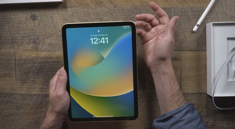 apple-da-loai-bo-nut-home-truyen-thong-tren-dong-ipad-10-wifi iPad 10 WiFi gây ấn tượng với thiết kế tinh gọn