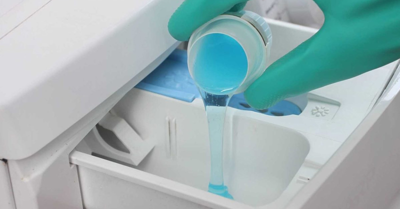Sử dụng quá nhiều nước giặt có tác hại gì?