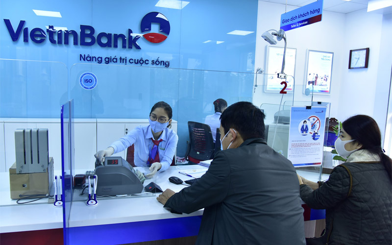 Khóa thẻ VietinBank tại quầy giao dịch như thế nào