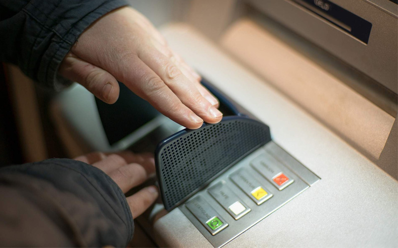 Khóa thẻ VietinBank là gì